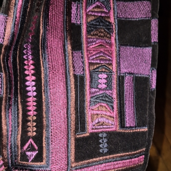 Peter Nygard Black and Pink Embroidered Cape - Picture 6 of 9